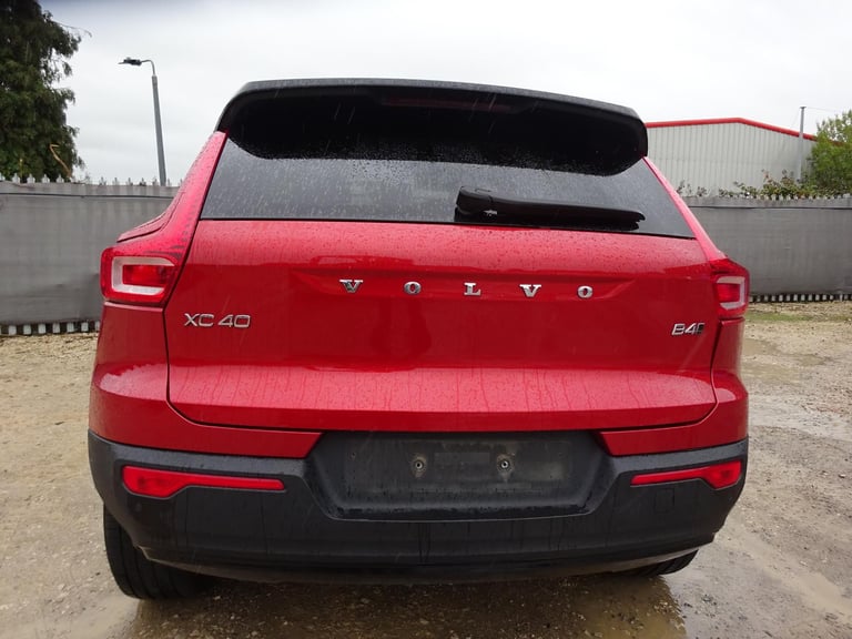 2021 70 REG VOLVO XC40 R-DESIGN B4 AWD AUTO DAMAGED REPAIRABLE SALVAGE