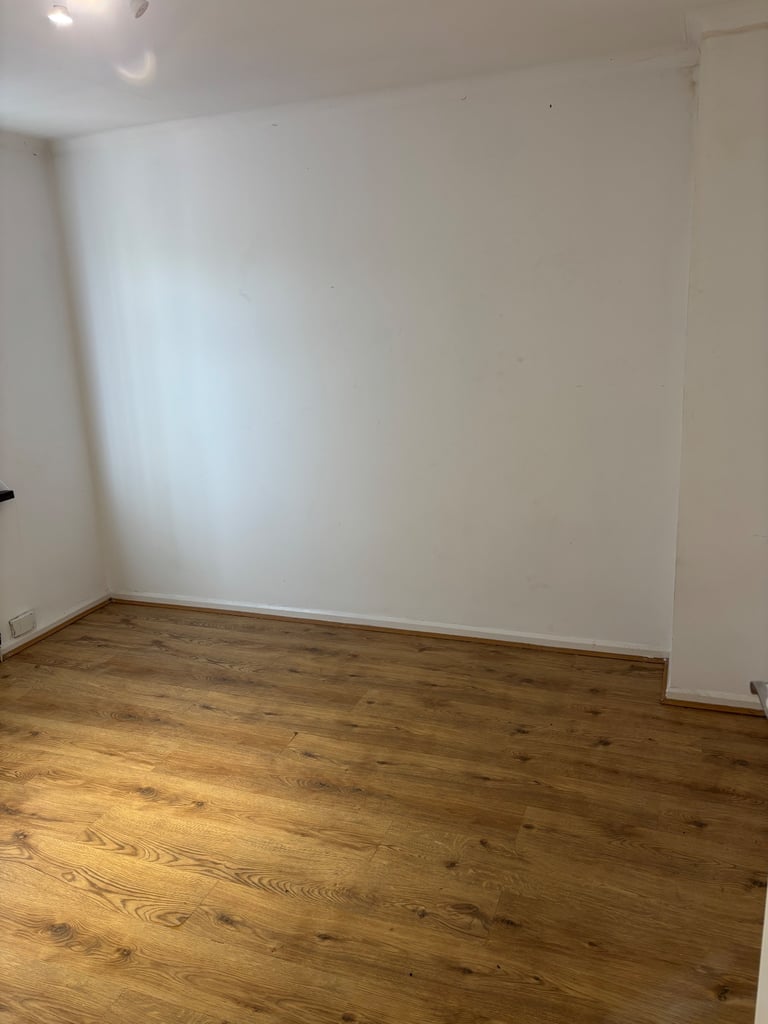 3 bedroom house to let springvale gardens area north belfast