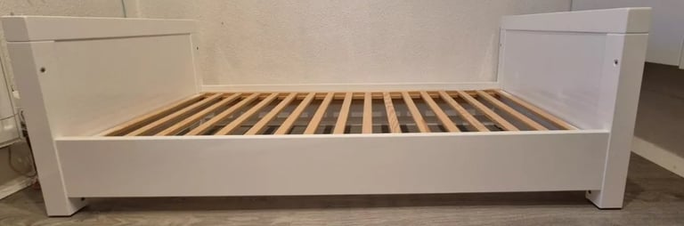 Silver cross cot bed