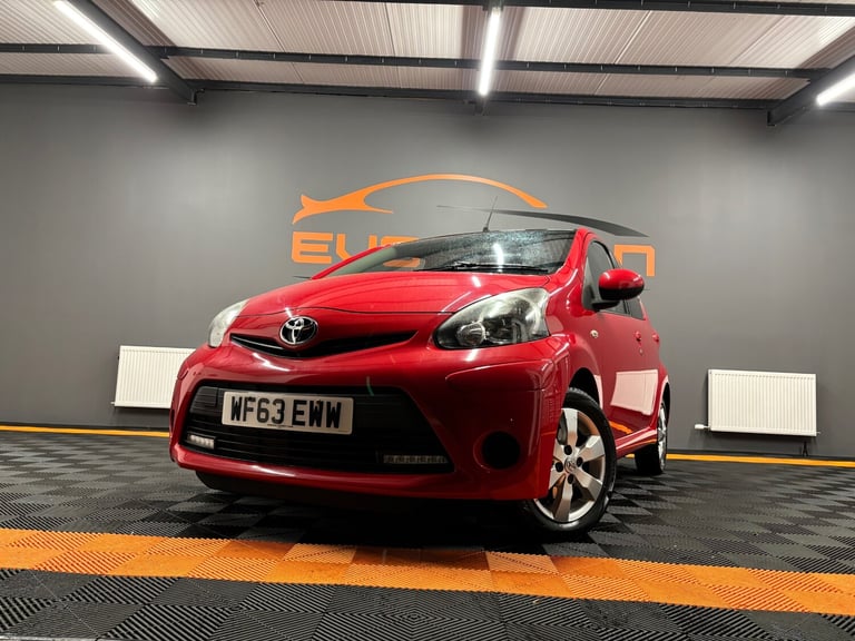 2013 Toyota AYGO 1.0 VVT-i Move with Style 5dr HATCHBACK Petrol Manual