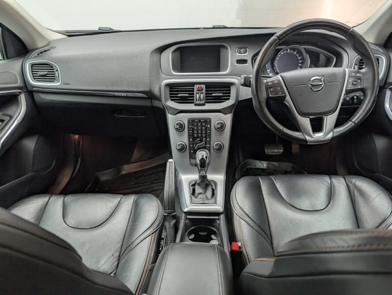2019 Volvo V40 Cross Country 1.5 T3 Edition Hatchback 5dr Petrol Auto Euro 6 (s/s) (152 ps) 18'' ...