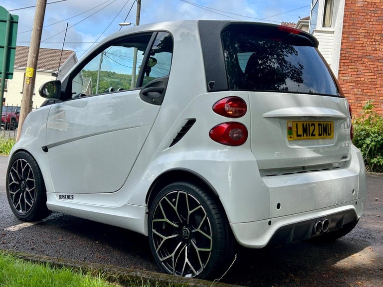 SMART FORTWO 1.0*BRABUS Xclusive*Glassroof-BT-HPIclear-PAS**Rare PocketRocket**