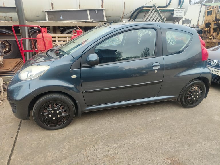 image for Peugeot, 107, Hatchback, 2010, Manual, 998 (cc), 3 doors