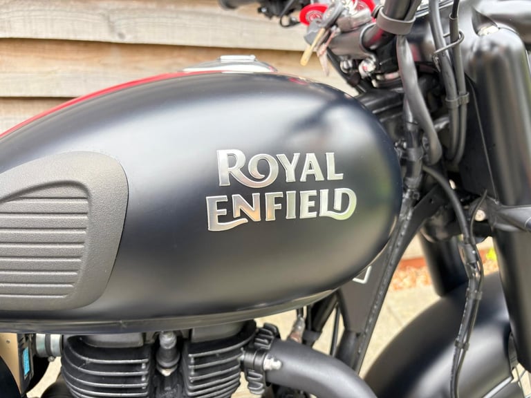 2023 / 23 Royal Enfield CLASSIC 350 £3500 Black 201 miles.