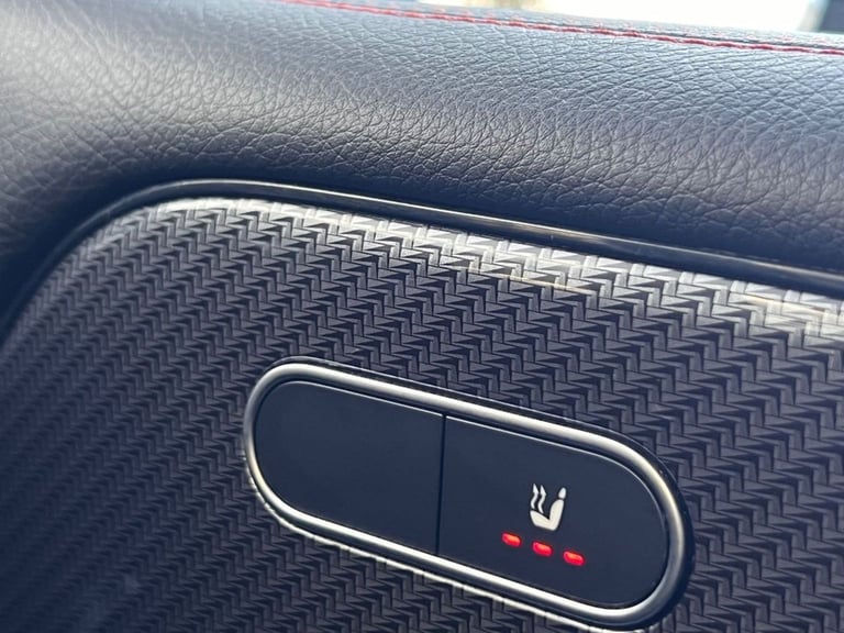 2022 72 MERCEDES-BENZ GLB 2.0 GLB220D AMG LINE SUV 5DR DIESEL 8G-DCT 4MATIC EURO