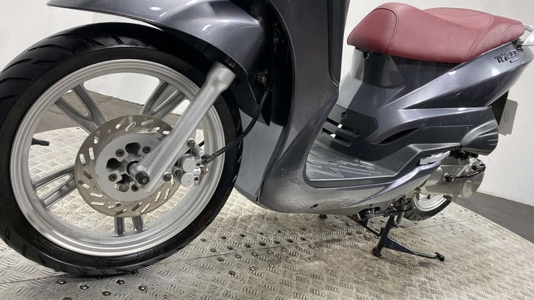 Peugeot Tweet VE 2015 LONG MOT SERVICED ONLY 1K 125CC SCOOTER