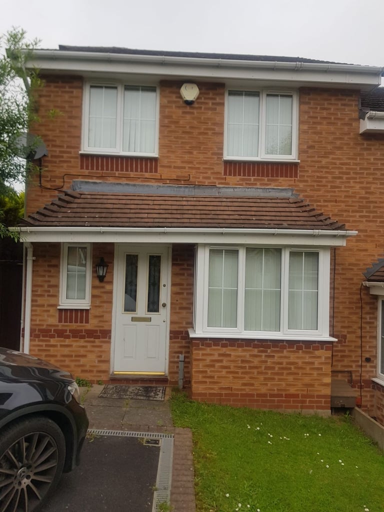 3 Bedroom House to Rent B69