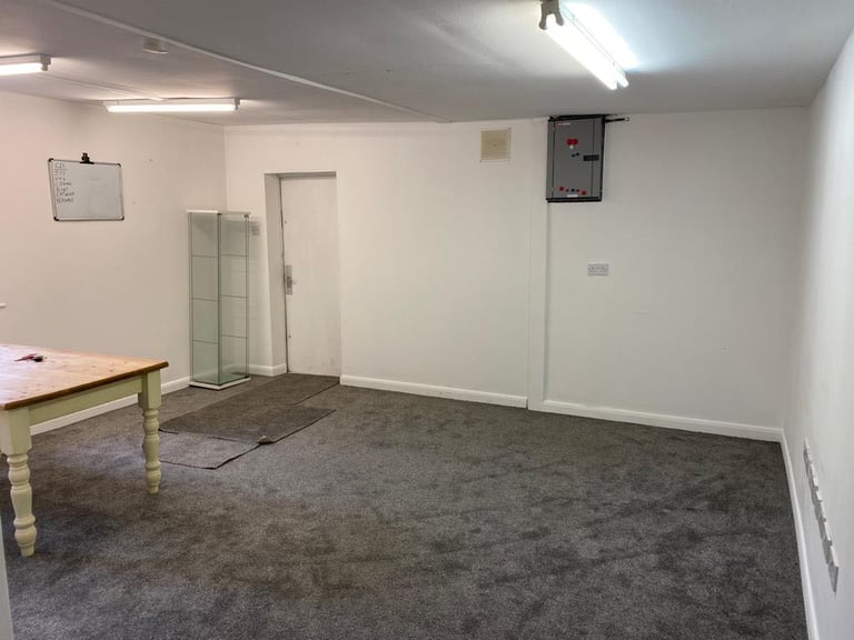 OFFICE SPACE 344 sq ft SELF CONTAINED UNIT 