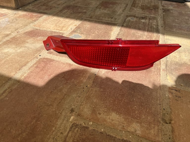 image for Ford Fiesta Rear Fog Reflector Genuine Ford L+R, Used model JA8