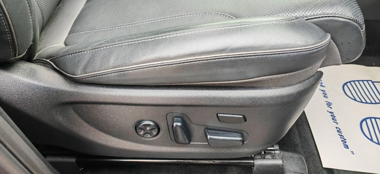 2023 Hyundai Santa Fe 1.6 T-GDi 13.8kWh Ultimate Auto 4WD Euro 6 (s/s) 5dr ESTATE Petrol/Electric...