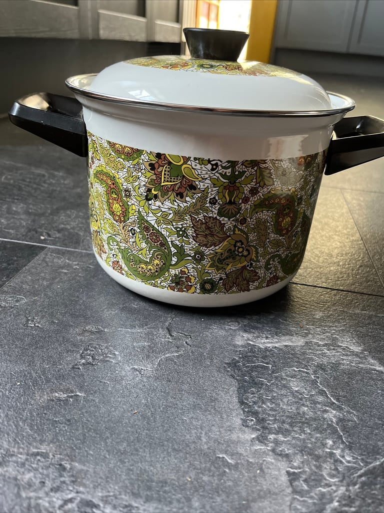 Vintage minchin Portuguese enamel on steel paisley stock pot 