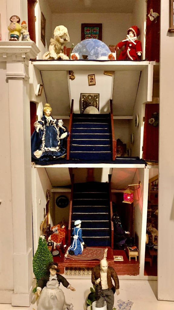 Lovely unique collectible wooden dolls house (1/12th scale), with lighting and contents 