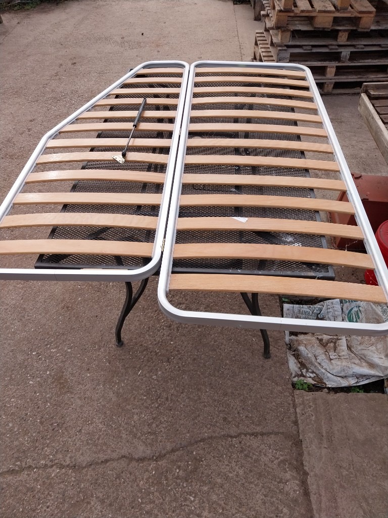 Caravan fixed bed slats and frame