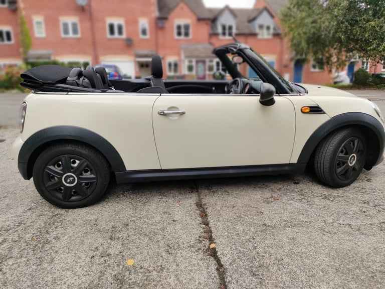 Mini, CONVERTIBLE, Convertible, 2010, Manual, 1598 (cc), 2 doors