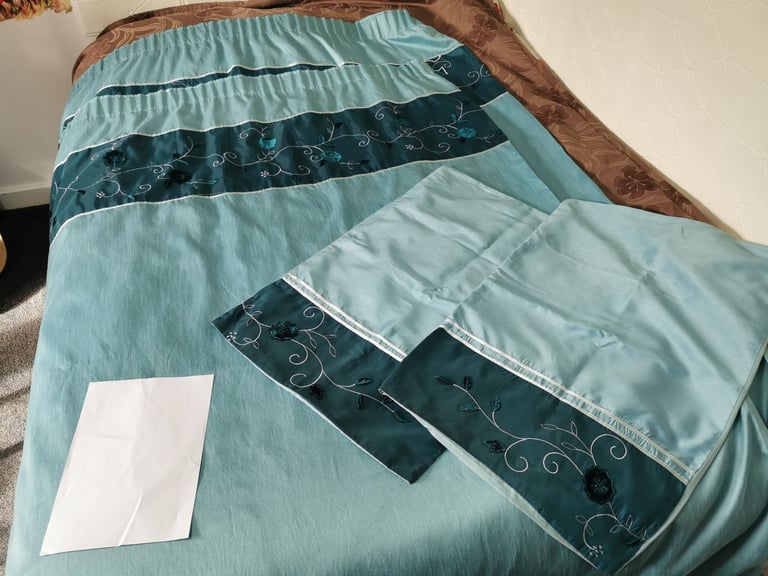 Luxury black curtains with silver accents. 168*183, ideally, urgent sale due to departure