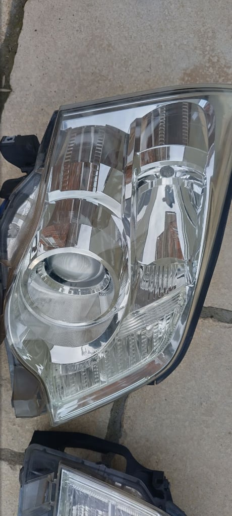 2013 Genuine Toyota Noah Headlights Headlamps