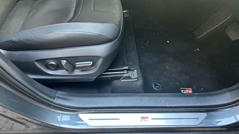 2025 Toyota C-HR 2.0 VVT 13.6kWh GR SPORT CVT Euro 6 (s/s) 5dr HATCHBACK Petrol/Electric Hybrid A...