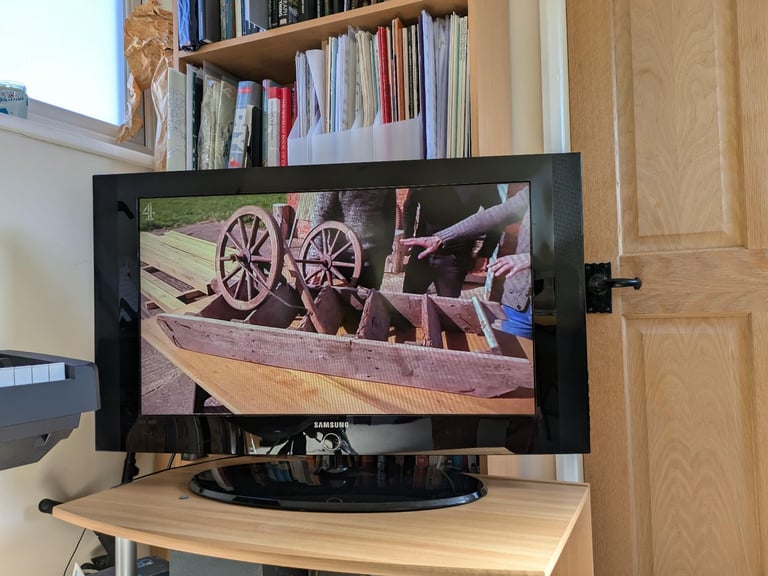 image for Samsung 32" HD TV for sale, model LE32A336J1N 