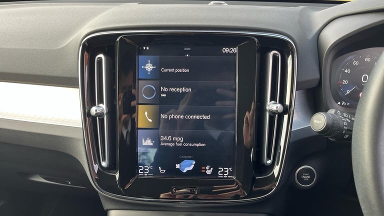 2020 Volvo XC40 Momentum B4 AWD mild hybrid ESTATE Petrol/Electric Hybrid Automatic