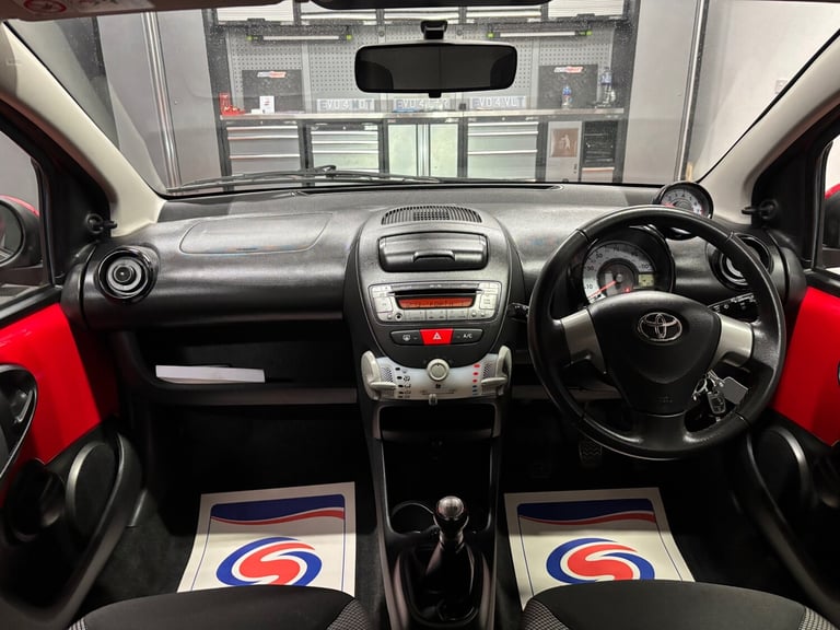 2013 Toyota AYGO 1.0 VVT-i Move with Style 5dr HATCHBACK Petrol Manual