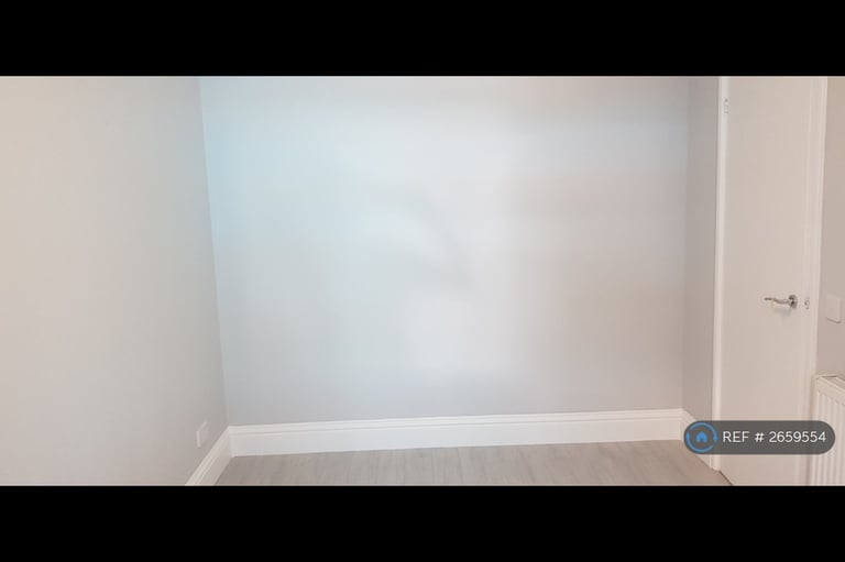 1 bedroom flat in Reginald Road, London, SE8 (1 bed) (#2659554)
