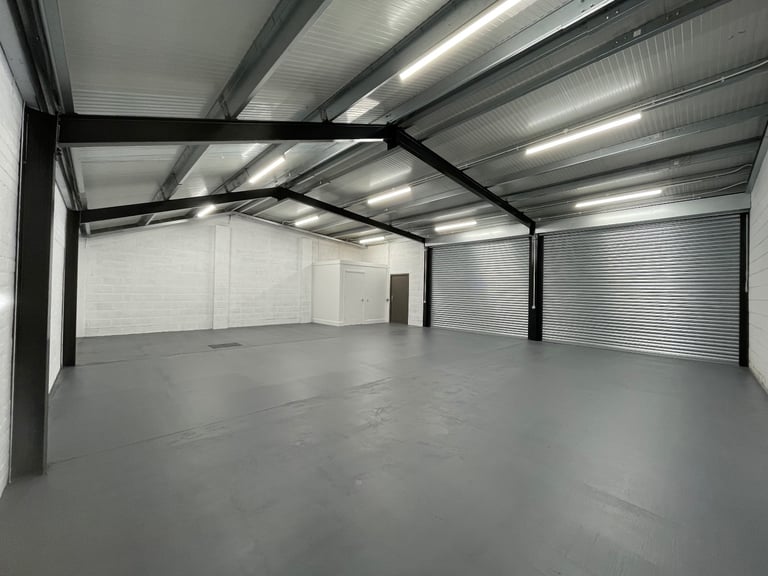 1200sq.ft. Industrial unit / warehouse / workshop
