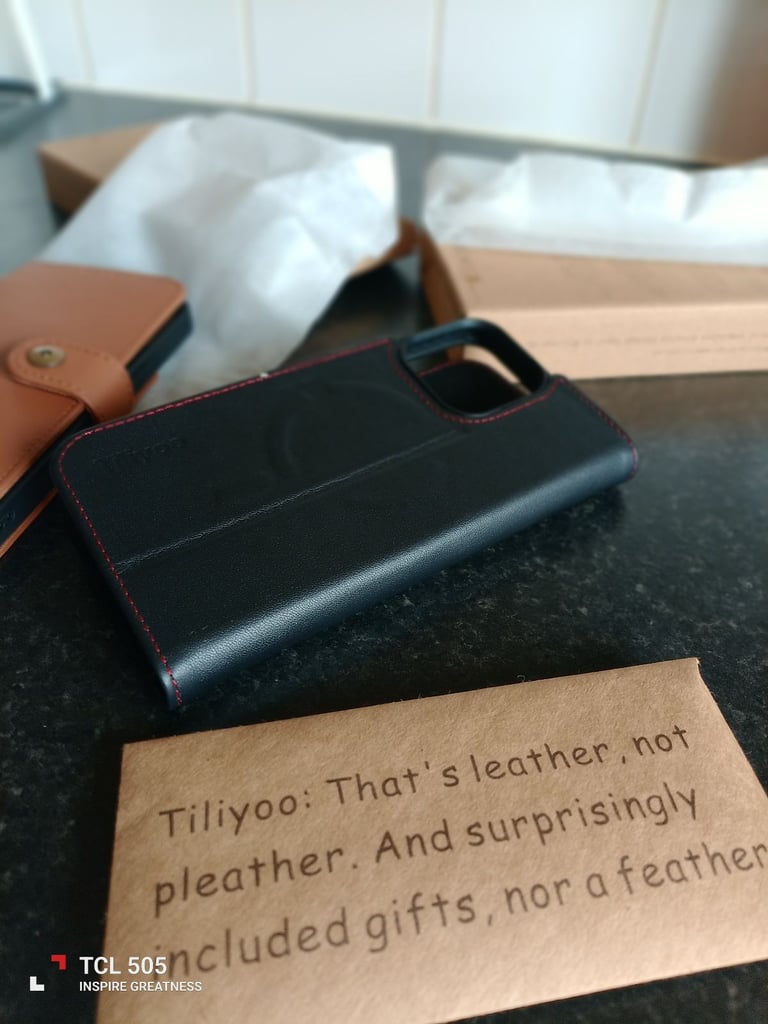 Tiliyoo leather wallet 