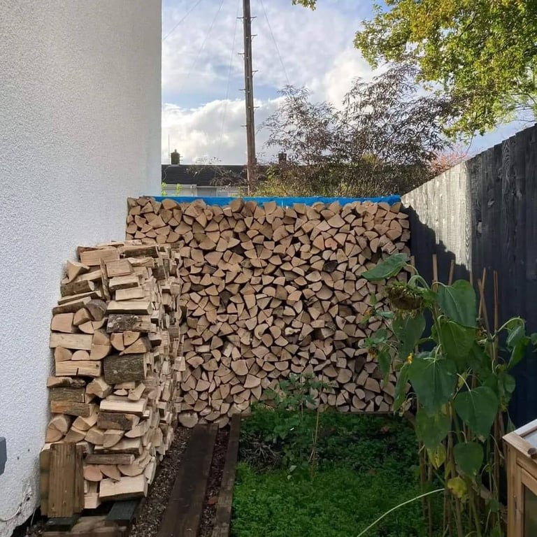 KILN DRIED HARDWOOD LOGS