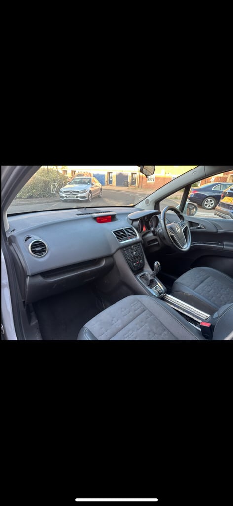 2013 Vauxhall Meriva 1.4i 16V SE 5dr MPV Petrol Manual