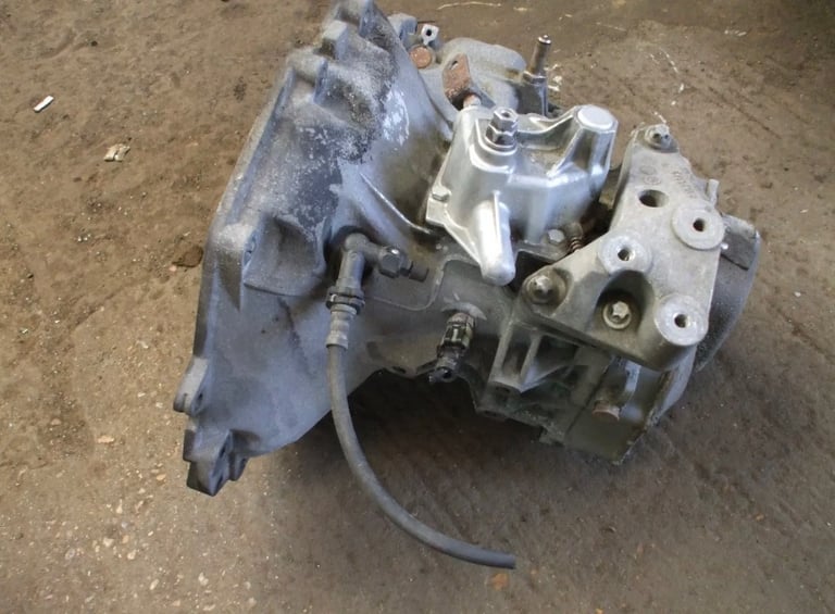 VAUXHALL ASTRA H  5 SPEED MANUAL GEARBOX F17, 1.6 ,1.8 PETROL