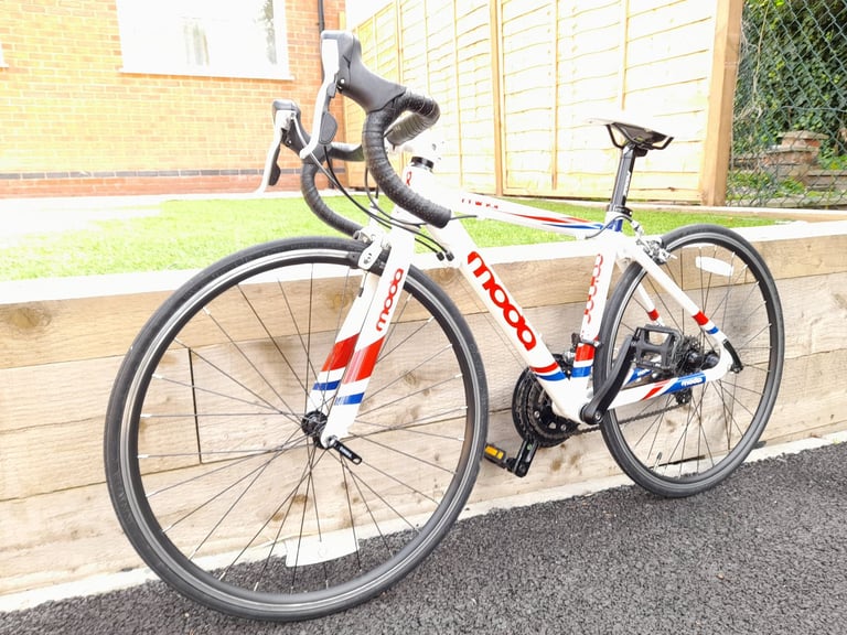 Moda Minor 7-10 year old child's Road Bike 