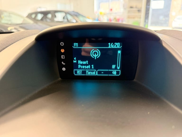 2014 Ford Fiesta 1.0T EcoBoost Zetec Euro 5 (s/s) 5dr HATCHBACK Petrol Manual