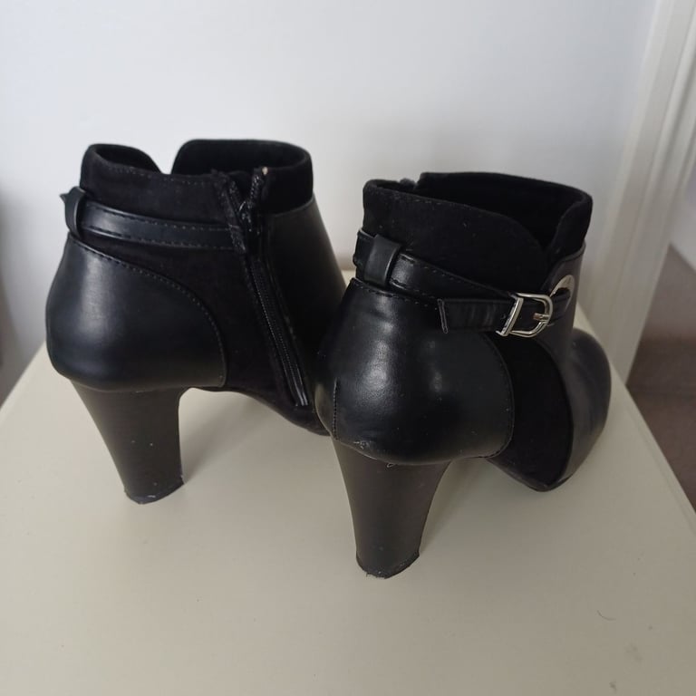Black Wallis Ankle Boots - Size 6