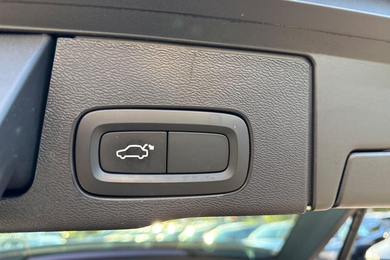 2022 Volvo XC60 2.0 B5 MHEV Core SUV 5dr Petrol Hybrid Auto AWD Euro 6 (s/s) (250 ps) ESTATE Petr...