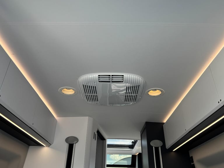 Adria Twin Supreme 640 SGX DIESEL AUTOMATIC 2025