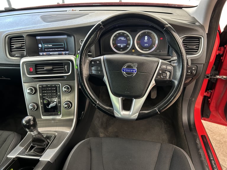 VOLVO S60 2.0 D3 SE Red Manual Diesel 2010