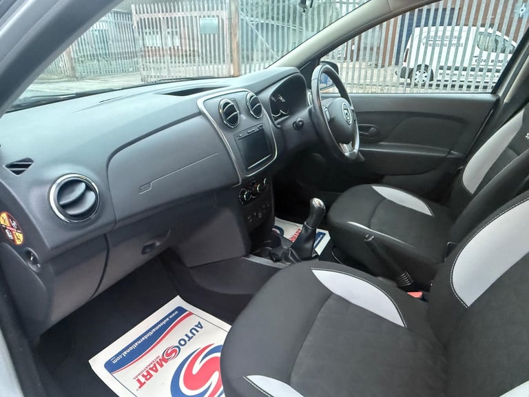 2014 Dacia Sandero Stepway 0.9 TCe Laureate Euro 5 5dr HATCHBACK Petrol Manual
