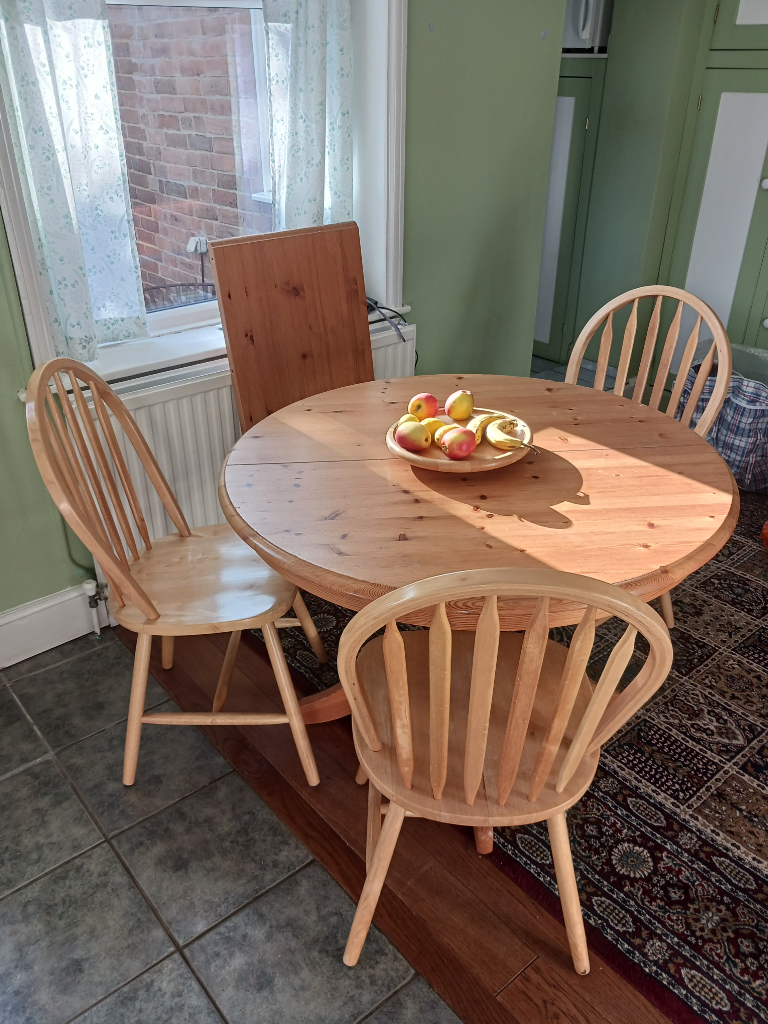 Table and chairs 