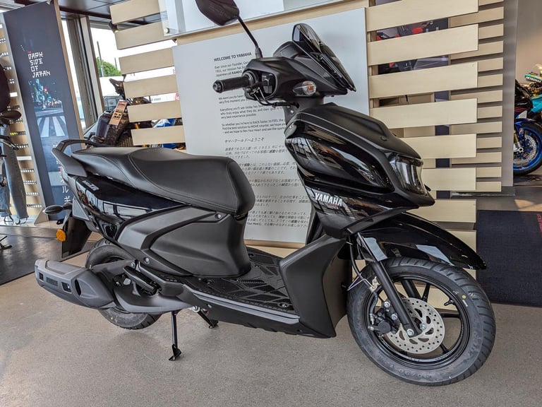 NEW Yamaha RayZR 125 Learner Legal Scooter. (Black) JUST £2,500 (No Admin Fees)