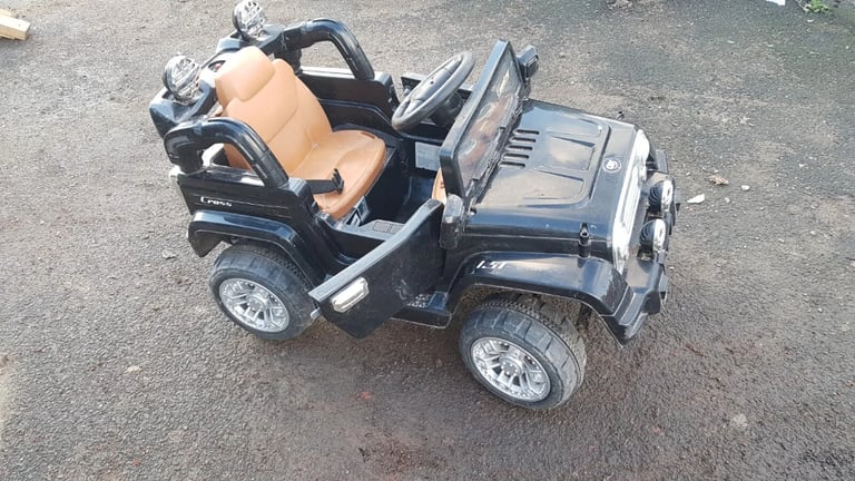 Aosom Kids Off-Road Truck Ride-on Car with MP3, Black
