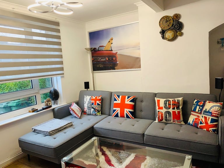 2 Rooms in 2 Bedroom Modern House 