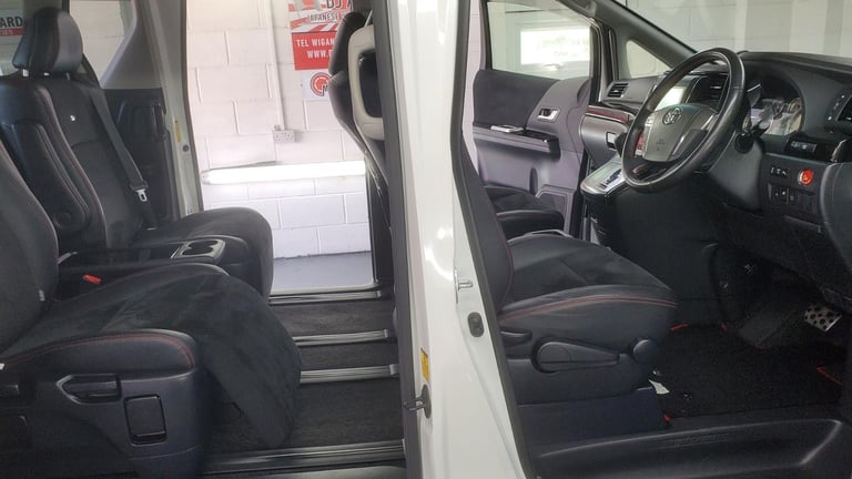 Toyota vellfire G S 2.4 auto fresh japanese import only 41k miles 2014 grade 4.5