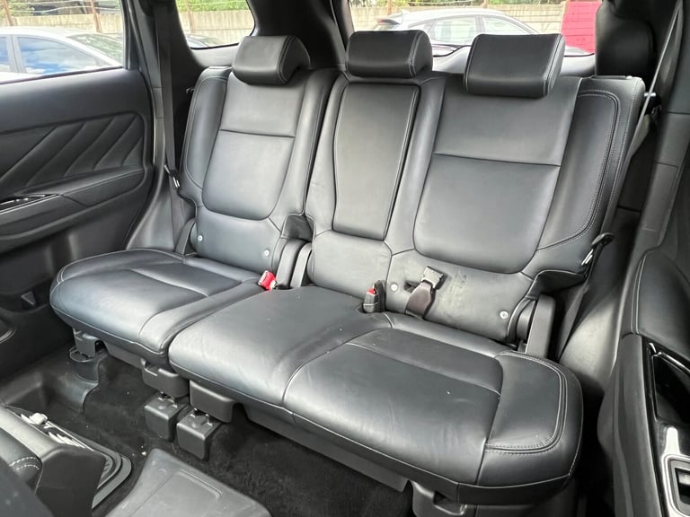 2019 Mitsubishi Outlander 2.4h TwinMotor 13.8kWh 4h SUV 5dr Petrol Plug-in