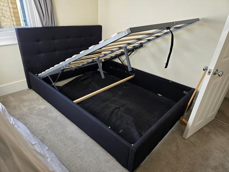 (can deliver) Ottoman double bed and mattress 
