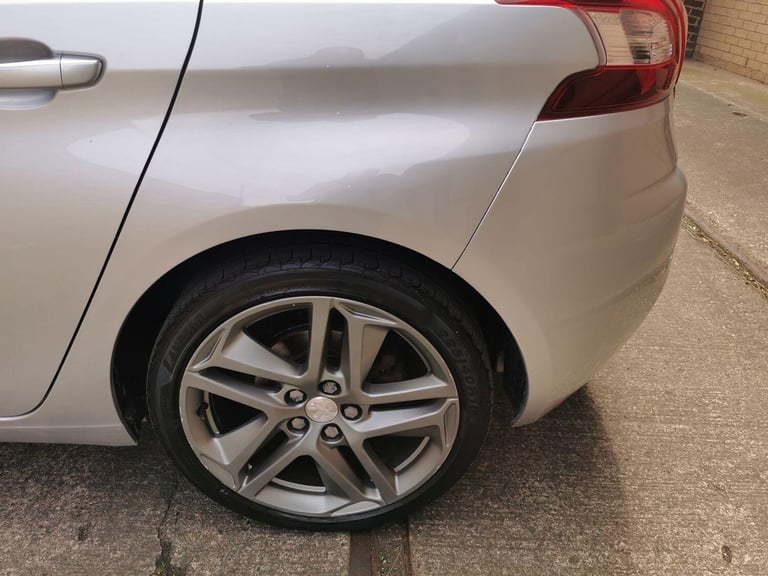 PEUGEOT 308 1.6 e-HDi Feline 2014