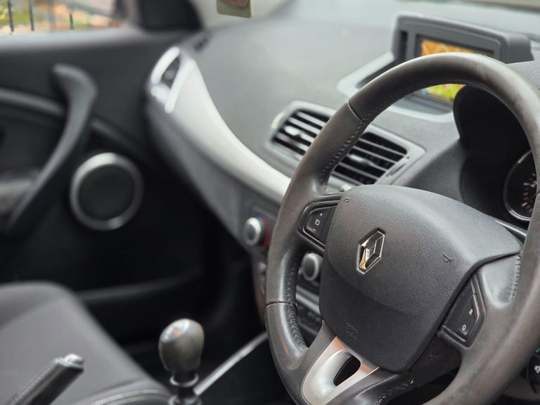 2011 Renault Megane 1.5 dCi Dynamique TomTom Euro 5 5dr HATCHBACK Diesel Manual