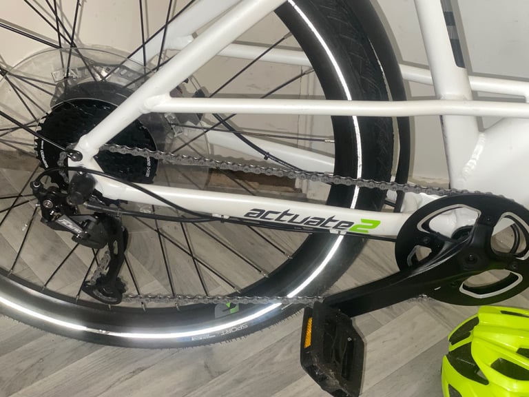 Basically like brand new mint condition Carrera Actuate 2 Lowstep Electric Hybrid Bike