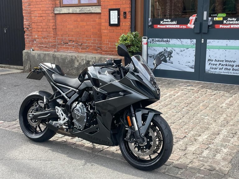 2024 Suzuki GSX8R motorcycle in Black with 1467 miles