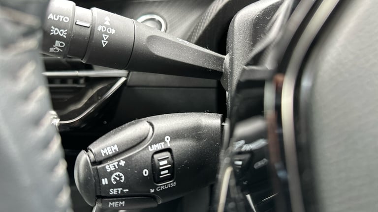 2021 Peugeot 2008 1.2 PureTech Allure Premium SUV 5dr Petrol Manual Euro 6 (s/s) (100 ps) SUV Pet...