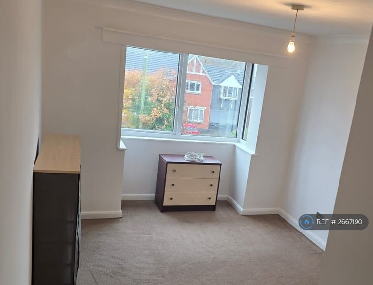 2 bedroom flat in Somerset Court, Blackpool, FY1 (2 bed) (#2667190)